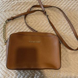 MK Jet Set Large East West Crossbody